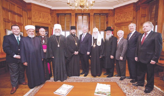 1 - L. to R.: Minister Jason Kenney, Sheikh Ahmad Tamim, Bishop Markiyan Trofimyak, Metropolitan Mefodiy, Archbishop Sviatoslav, Prime Minister Stephen Harper, Patriarch Filaret, Rabbi Yaakov Dov Bleich, Berel Rodal, James Temerty, Vyacheslav Nesteruk