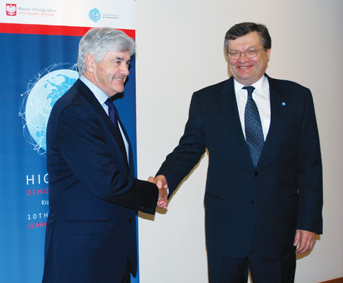 L. to R.: Canada’s Minister of Foreign Affairs Lawrence Cannon and Ukrainian Foreign Minister Kostiantyn Gryshchenko