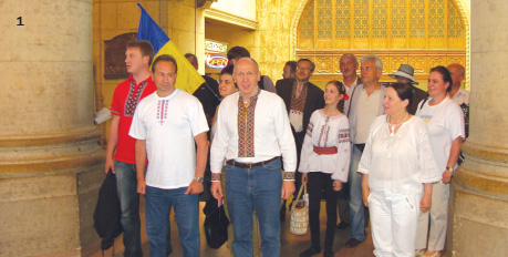 1 – Historical Pioneer Train passengers arrive at Toronto’s Union Station