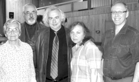 L to R.: UNF Montreal Secretary Myroslava Antonovych, UNF Montreal former President Rev. Dr. Ihor Kutash, Filmmaker Yurij Luhovy, UNF Montreal Executive Member Orysia Korol and Radio Producer of “Ukrainian Time”, Simon Kouklewsky