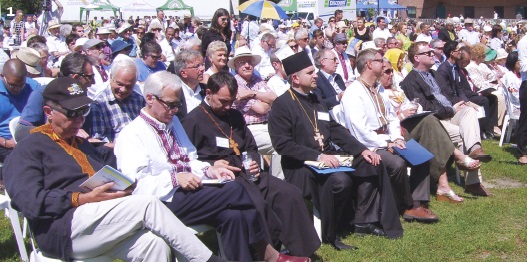 1 – Під час урочистої частини. У першому ряду сидять канадські політики та священики