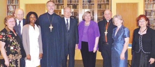 L. to R.: Mariko Putko, banquet committee chairperson; Prof. Roman Serbyn, banquet M.C.; Madwa-Nika Cadet, representative of the Quebec Liberal Party; Rev. Deacon Volodymyr Kouchnir; Bohdan Onyschuk, Keynote Speaker; Zorianna Hrycenko-Luhova, UCC Montreal President; Rev. Mitrat Oleh Korecky; Dobrodijka Anna Korecka; Bohdanna Klecor-Hawryluk, banquet committee co-chair