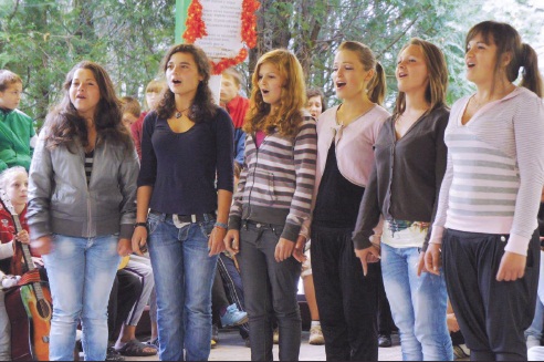 2 - Summer Camp Vorokhta orphans singing